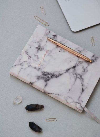 23 Journal Prompts for Beginners