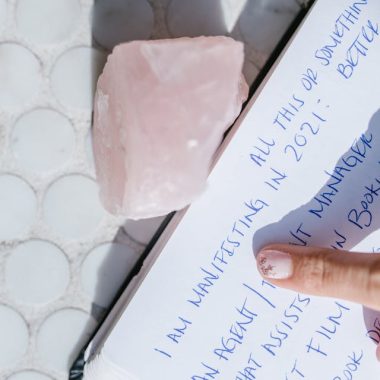 35 Manifestation Journal Prompts to Help You Manifest Your Dream Life