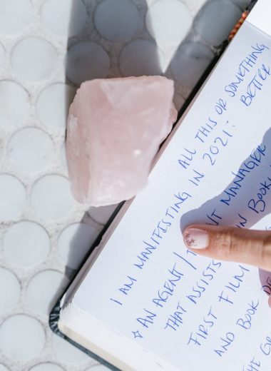 35 Manifestation Journal Prompts to Help You Manifest Your Dream Life